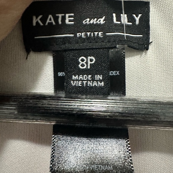 Kate and Lily Women’s V-Neck Puff Sleeve Tiered Floral Maxi Dress NWT - Picture 10 of 13